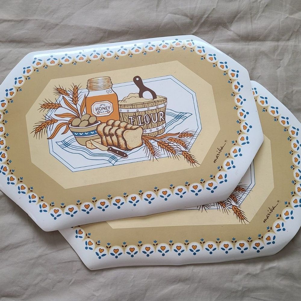 Vintage Vinyl Placemats 70s 80s Kitchenware Neutral Table Decor